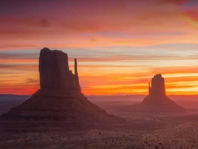 Monument Valley En Jeep Au Coucher du Soleil